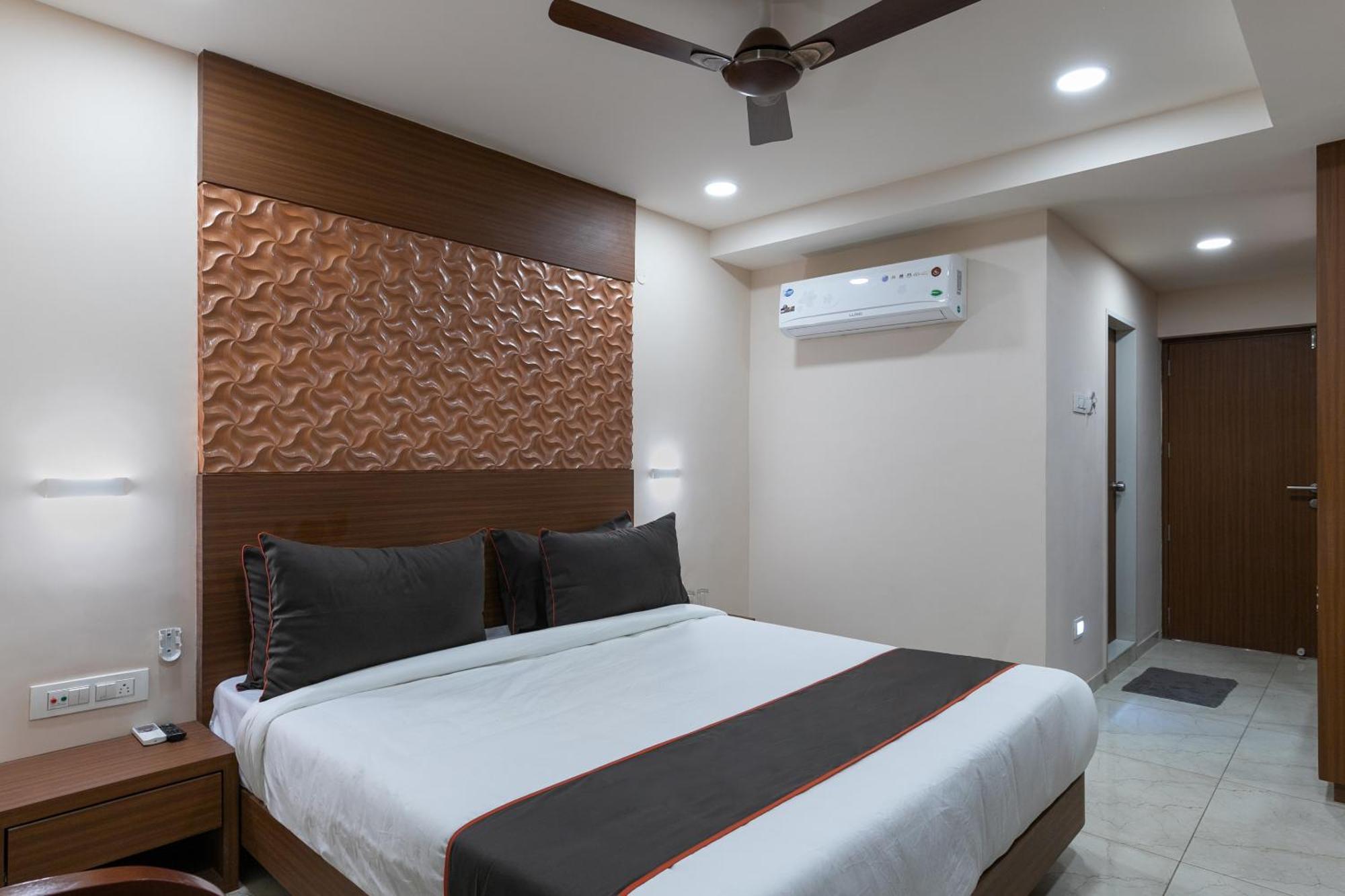 Collection O Simran Raghuveer Para Rajkot Exterior photo