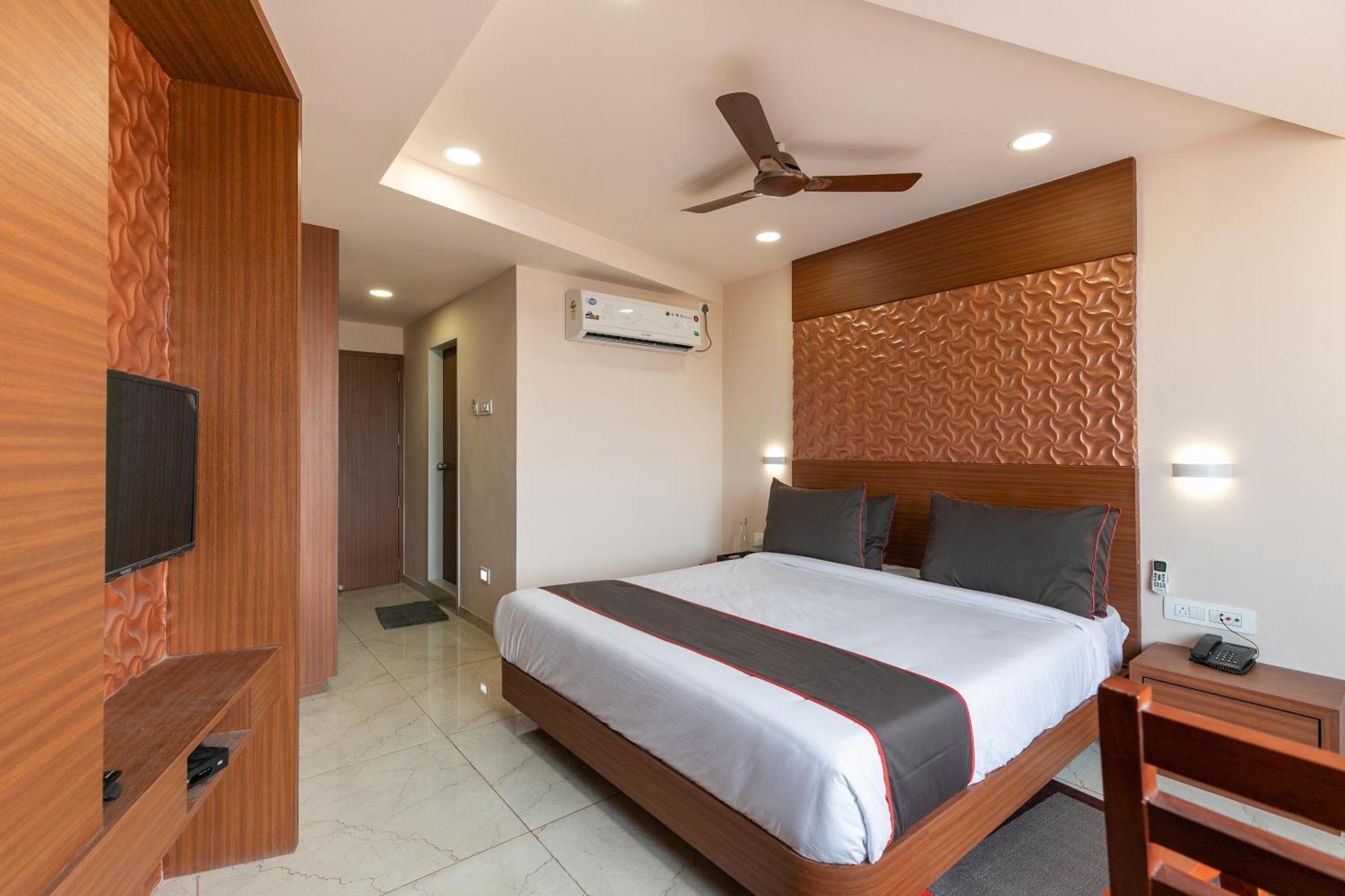 Collection O Simran Raghuveer Para Rajkot Exterior photo