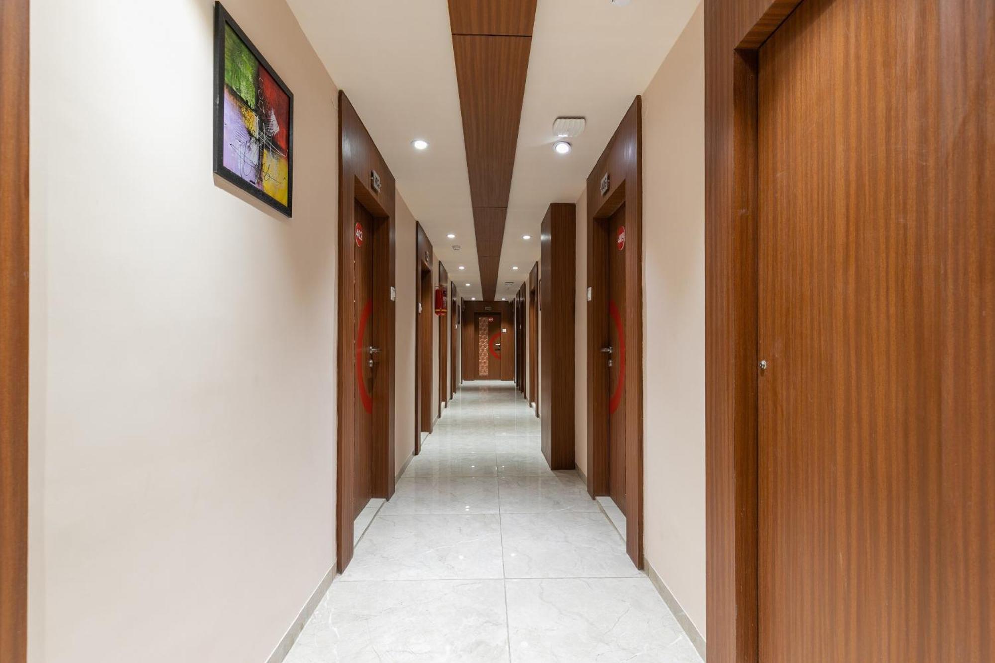 Collection O Simran Raghuveer Para Rajkot Exterior photo
